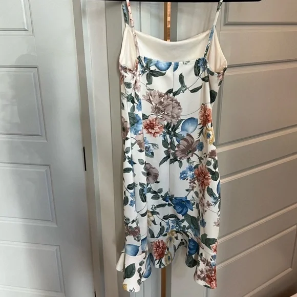 Off-White Floral Ruffle Bottom Mini Dress in M (US 4) - Picture 4 of 6